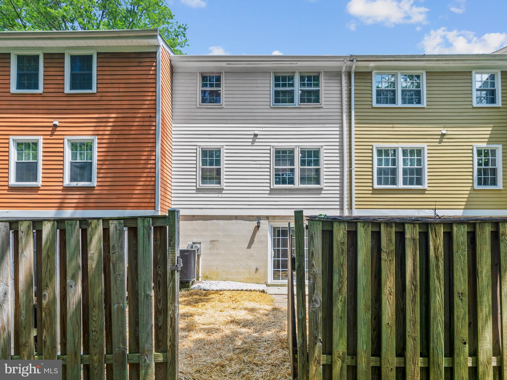 CROFTON SQUARE - Residential