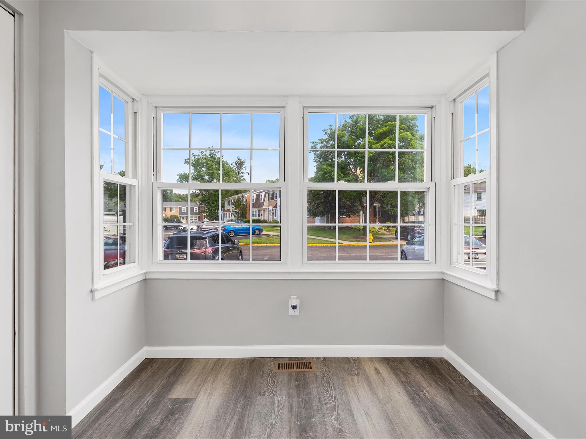 CROFTON SQUARE - Residential