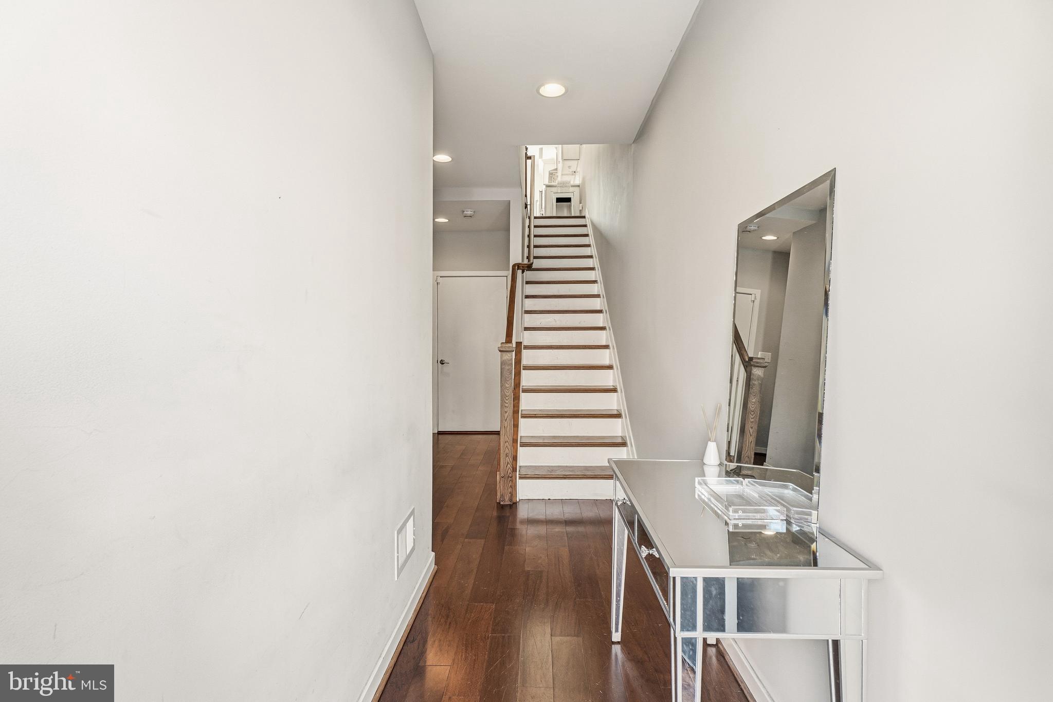 BUTCHERS HILL - Residential