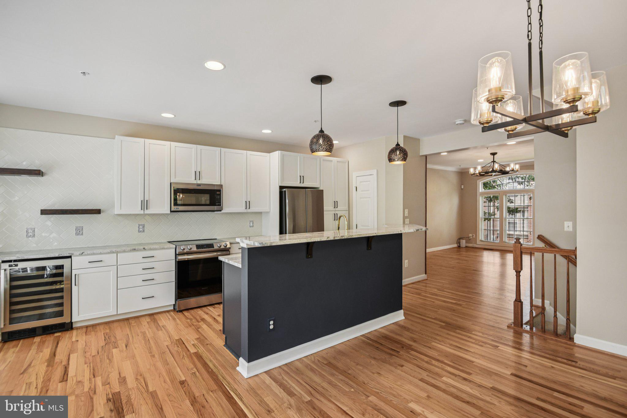 8154 SKELTON CIRCLE