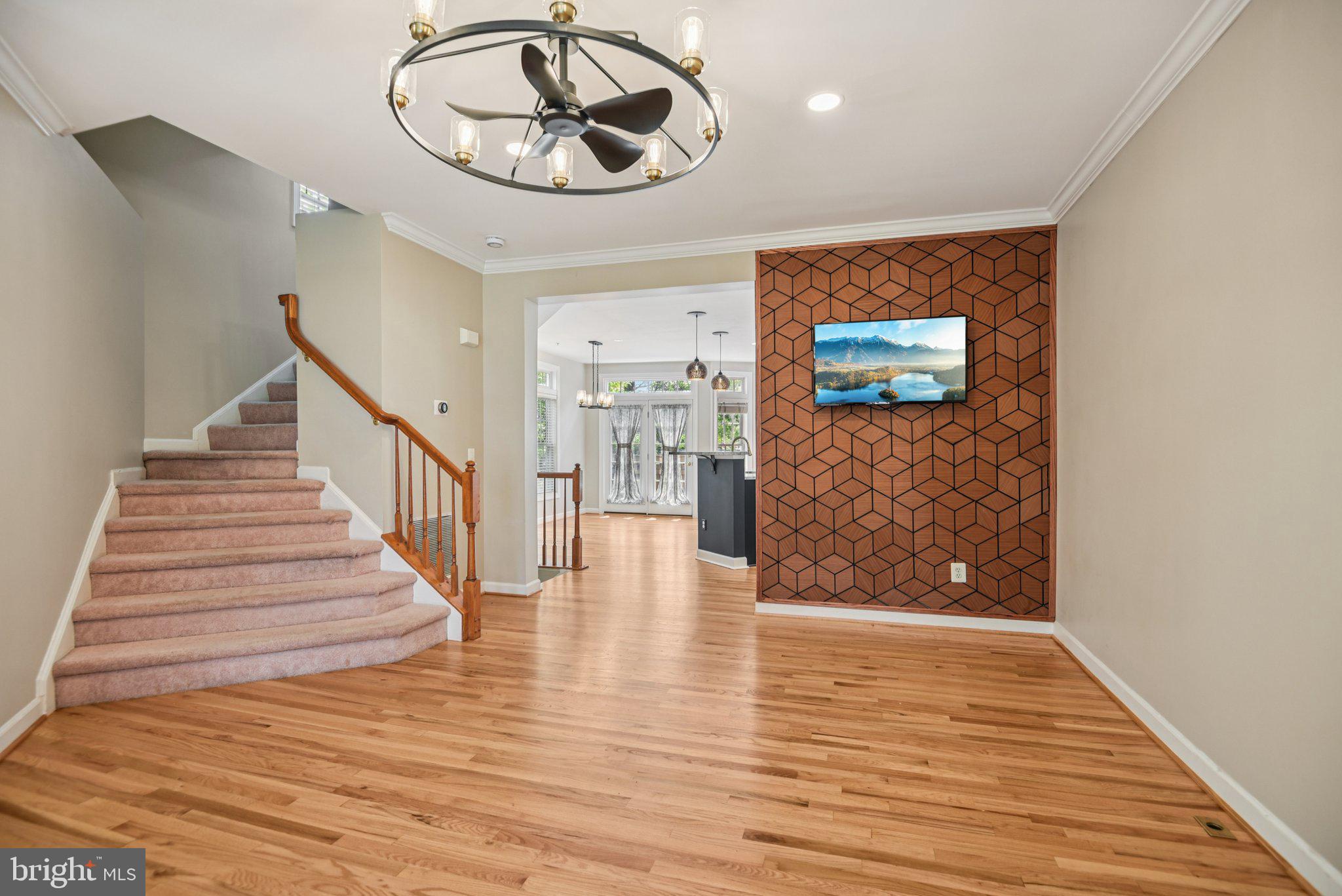8154 SKELTON CIRCLE
