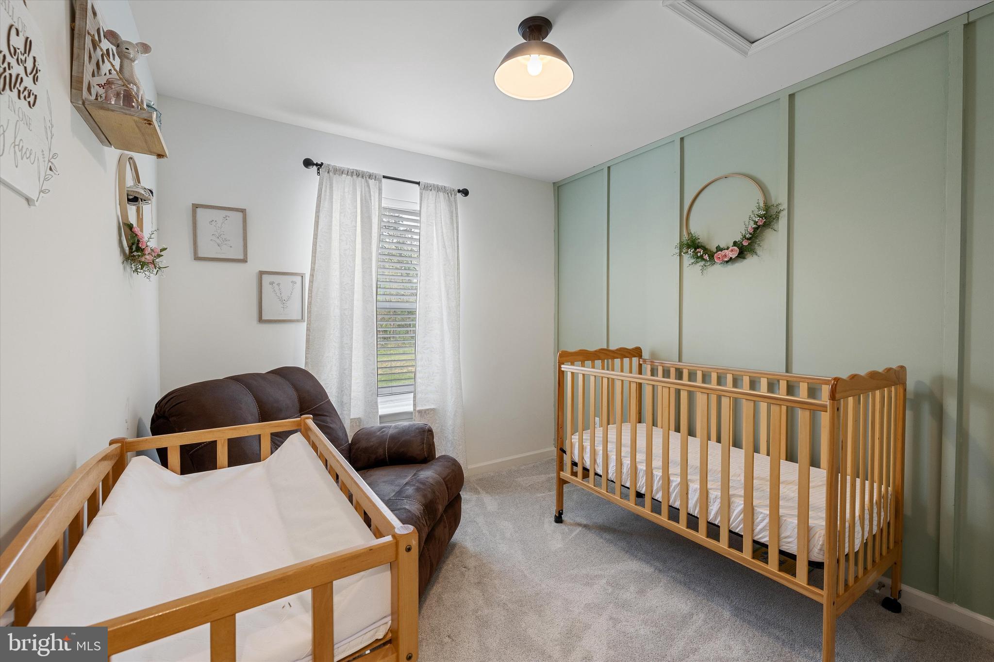 WHISPERING PINES - Residential