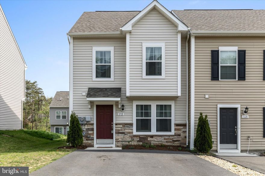 Don’t miss this incredible opportunity to own a beautiful 2022 end unit townhome in amazing condition. This 3-bedroom, 2.5-bathroom home features a modern open layout with a bright and spacious living room, a stylish kitchen complete with granite countertops, stainless steel appliances, and an island bar, plus a cozy dining area that opens directly to the backyard—perfect for indoor-outdoor living. The primary suite offers a private bathroom and walk-in closet, providing comfort and convenience. With a covered front entrance and an ample paved driveway, this home offers both curb appeal and practicality. Move-in ready and full of charm, this one won’t last long!