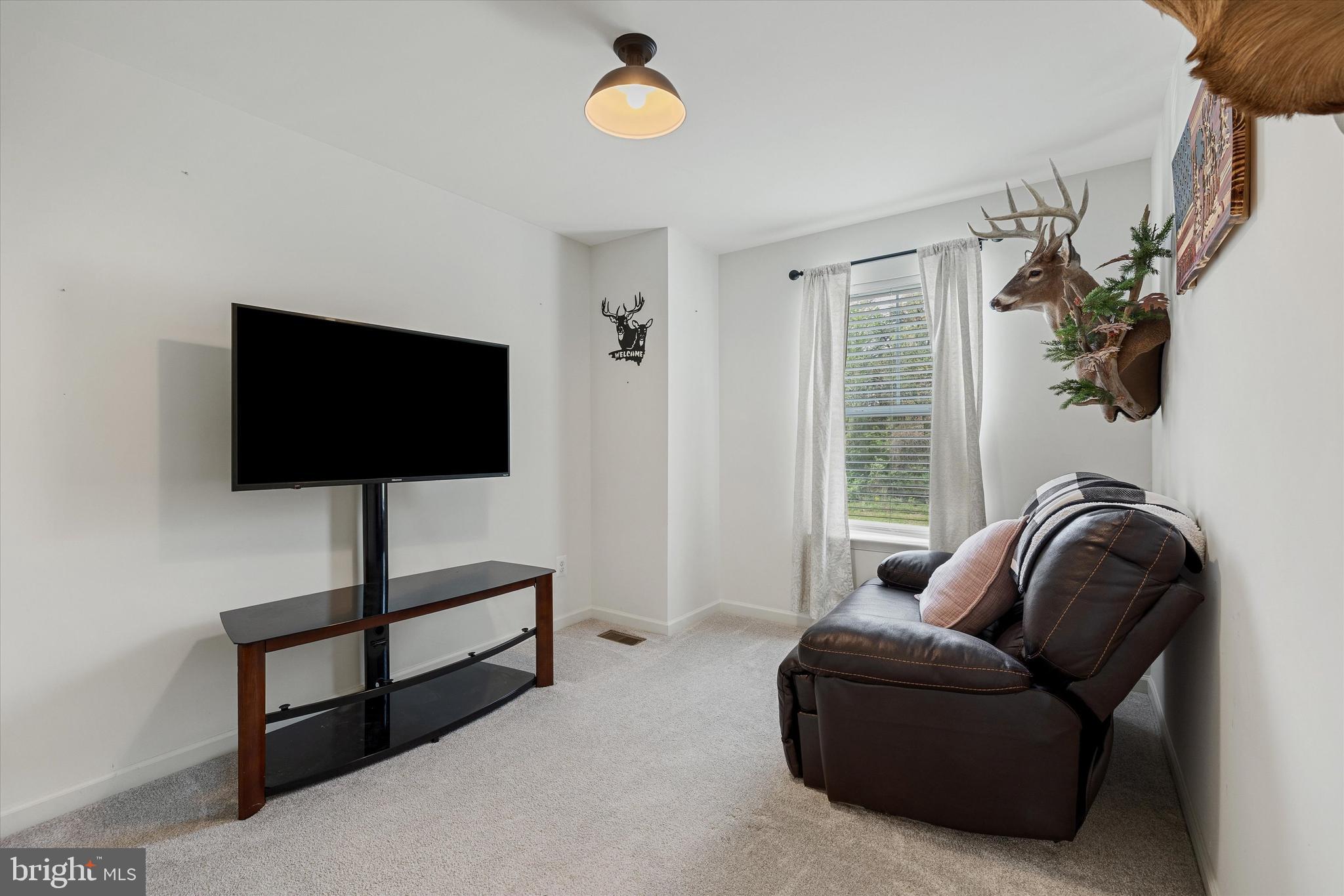 WHISPERING PINES - Residential