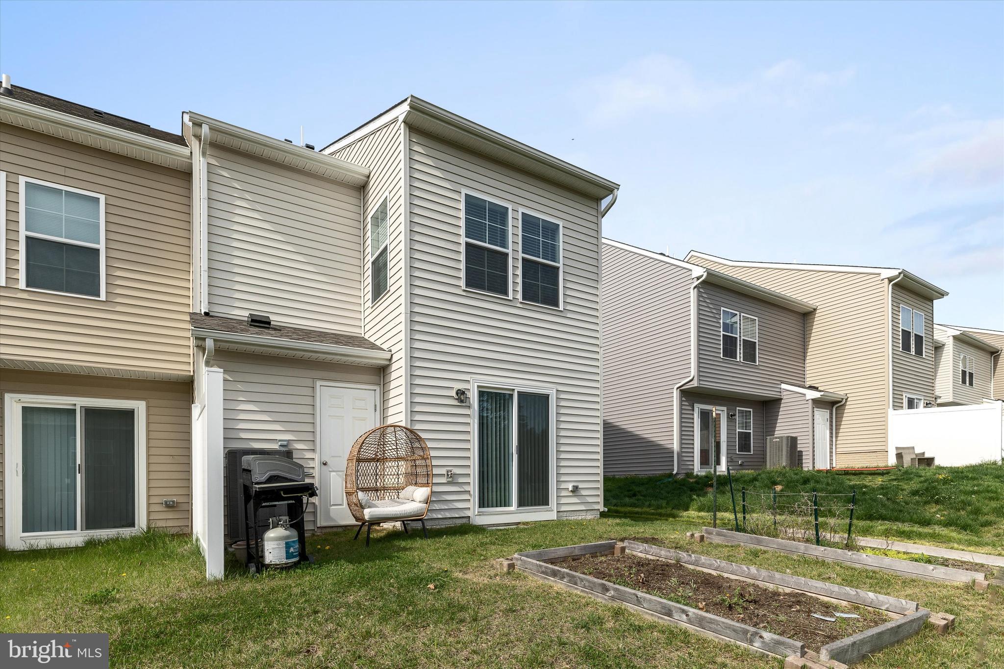 WHISPERING PINES - Residential