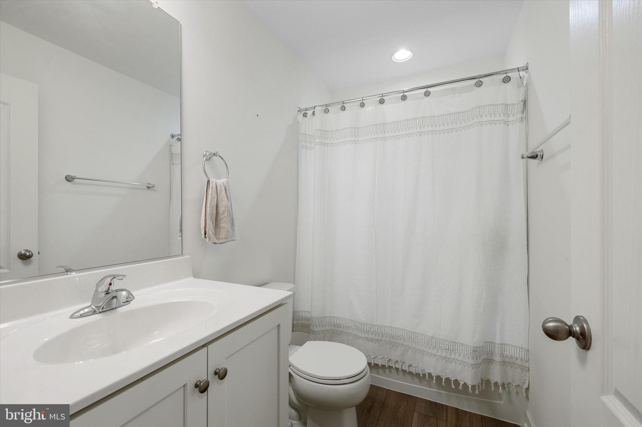 WHISPERING PINES - Residential