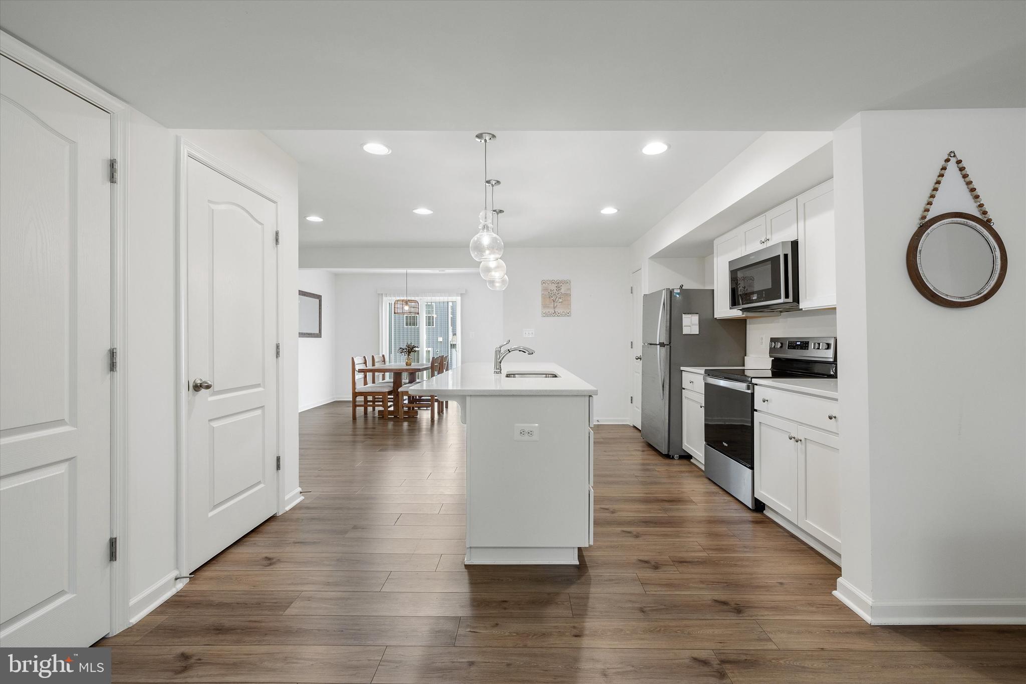 WHISPERING PINES - Residential