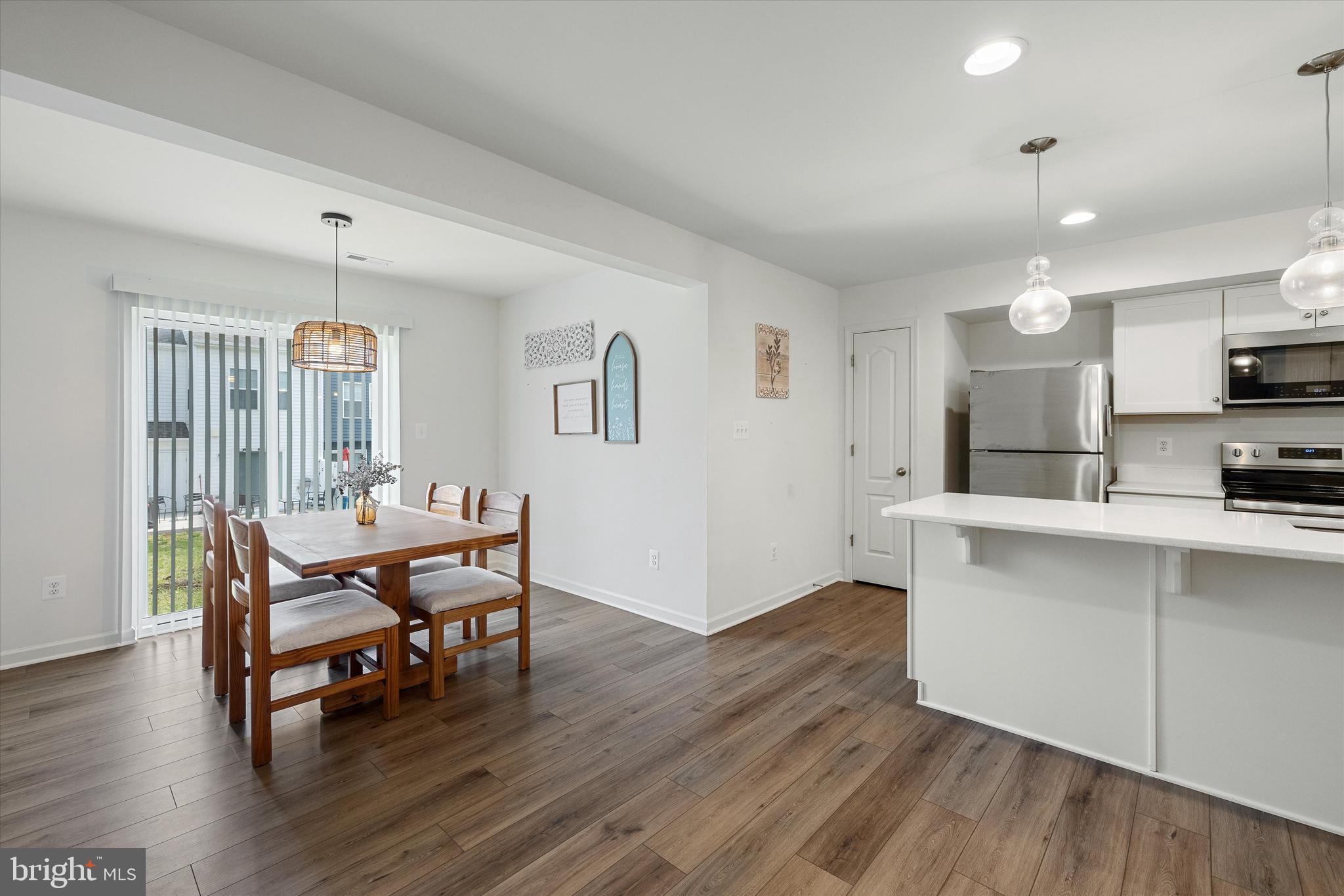 WHISPERING PINES - Residential