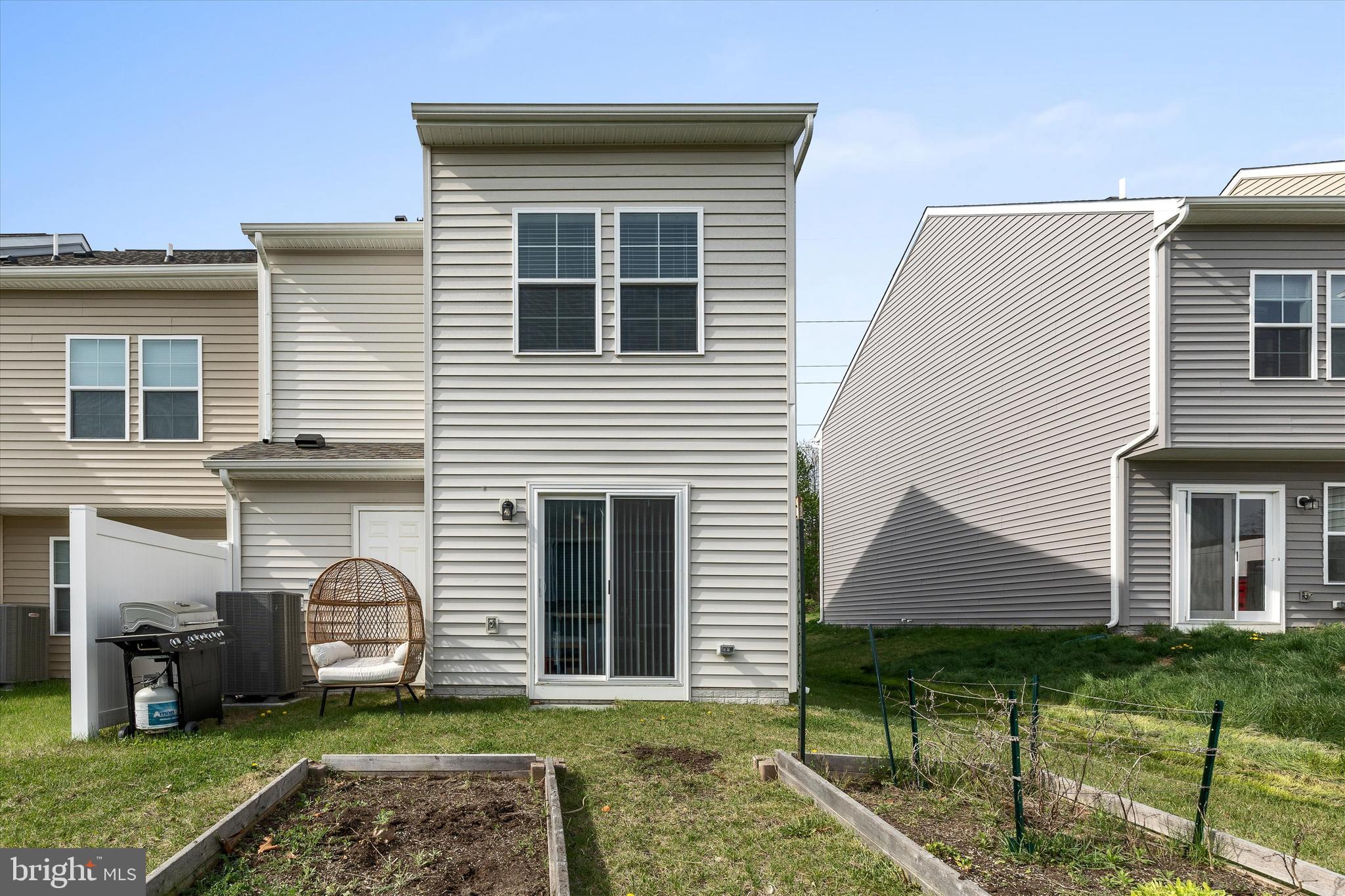 WHISPERING PINES - Residential