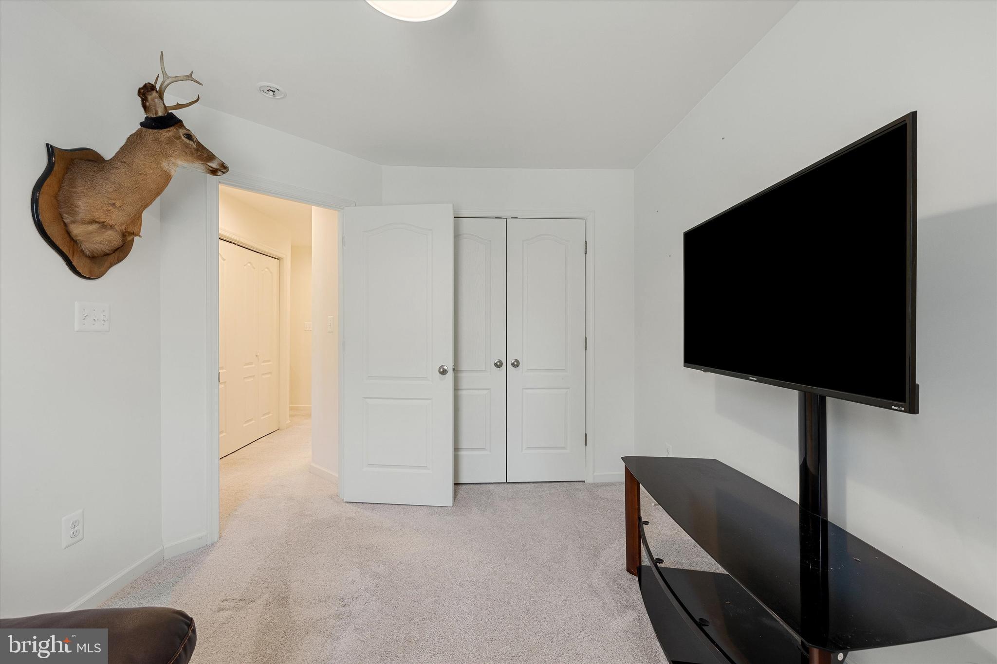 WHISPERING PINES - Residential