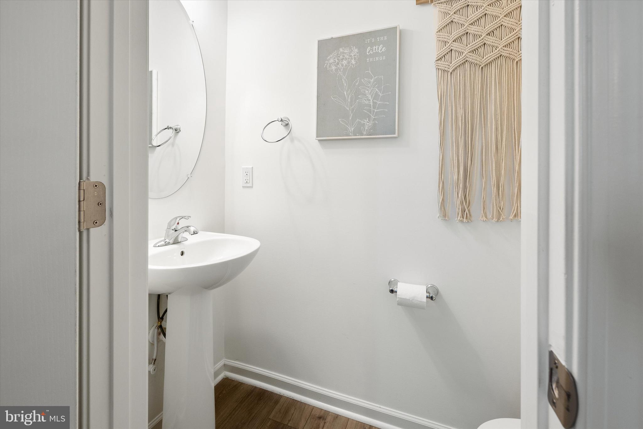 WHISPERING PINES - Residential