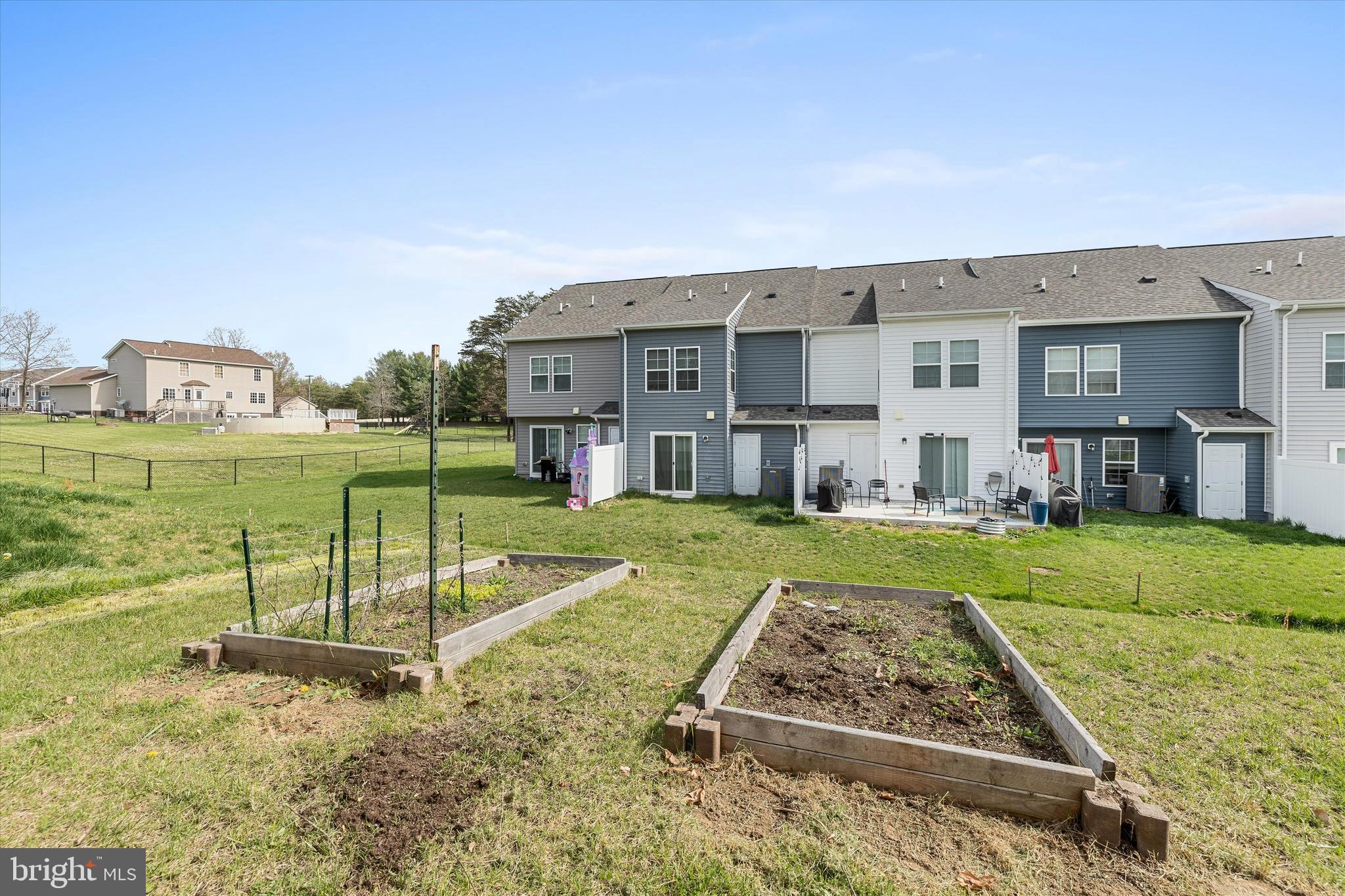 WHISPERING PINES - Residential