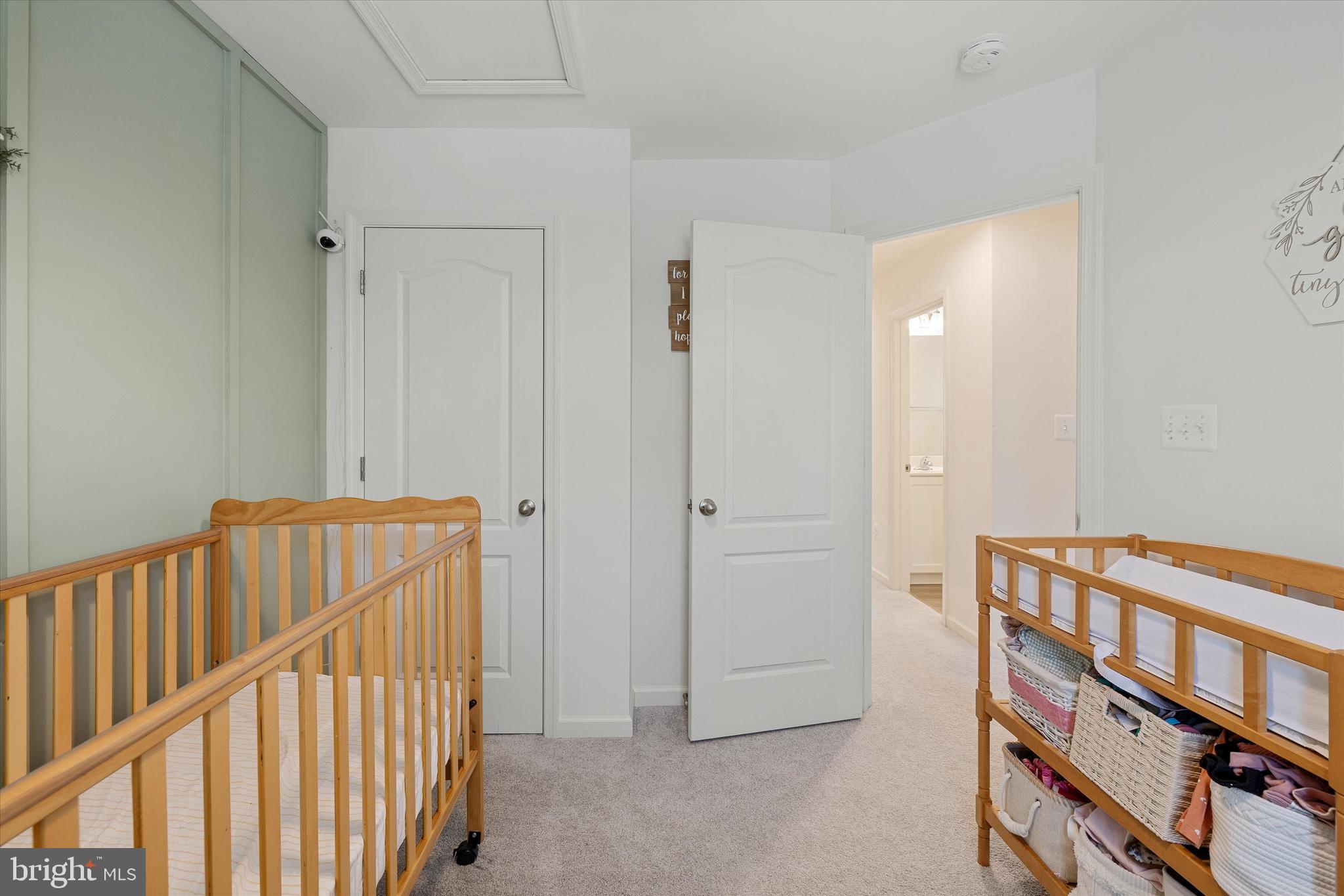 WHISPERING PINES - Residential