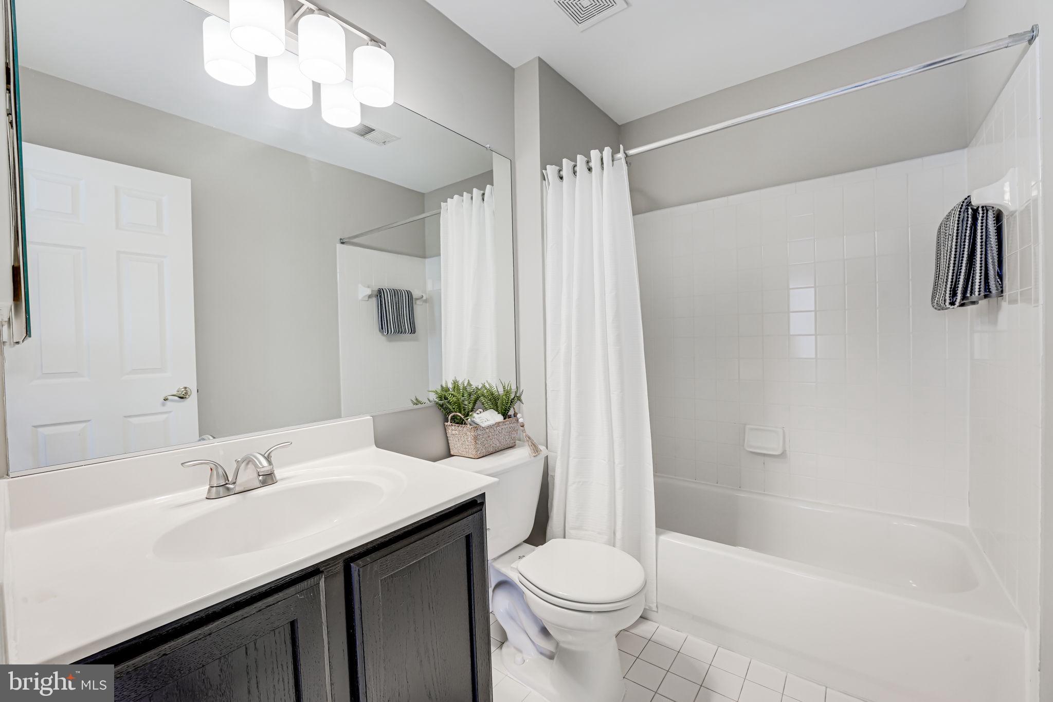 BROADLANDS - Residential