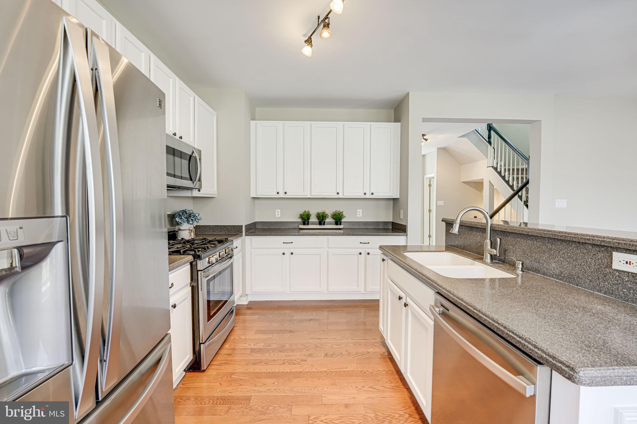 BROADLANDS - Residential