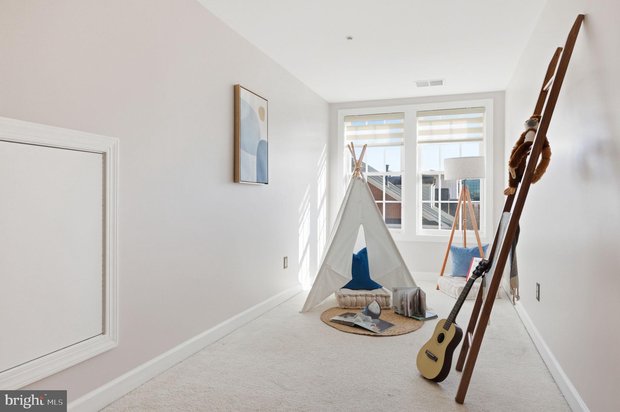 RESERVE AT TYSONS CORNER - Residential