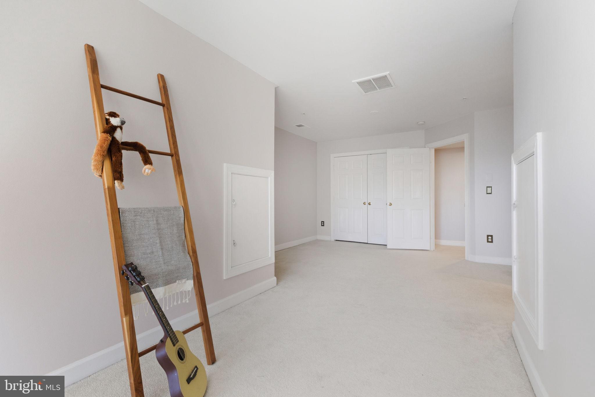 RESERVE AT TYSONS CORNER - Residential