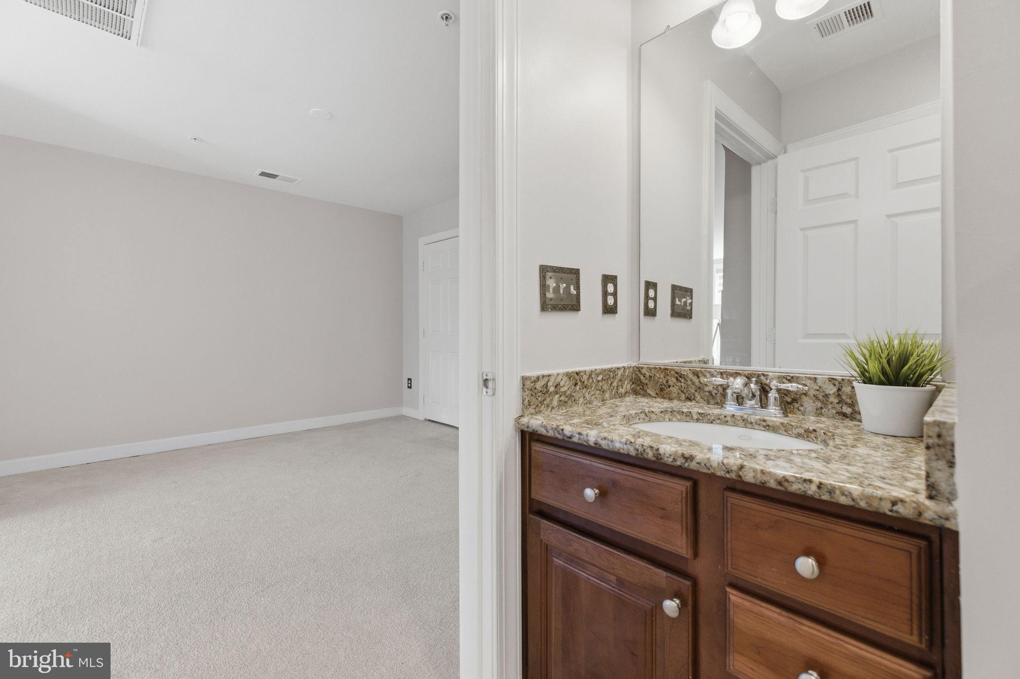 RESERVE AT TYSONS CORNER - Residential