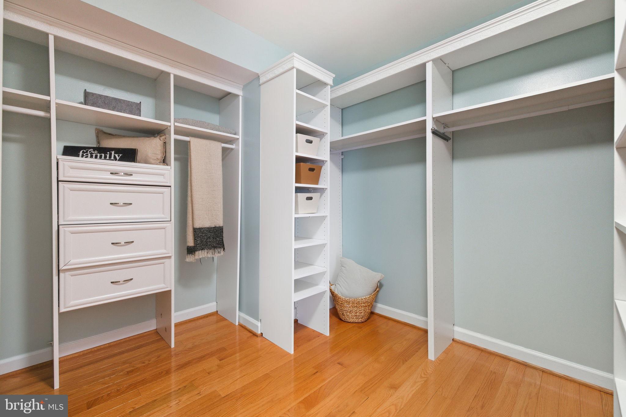 RESERVE AT TYSONS CORNER - Residential