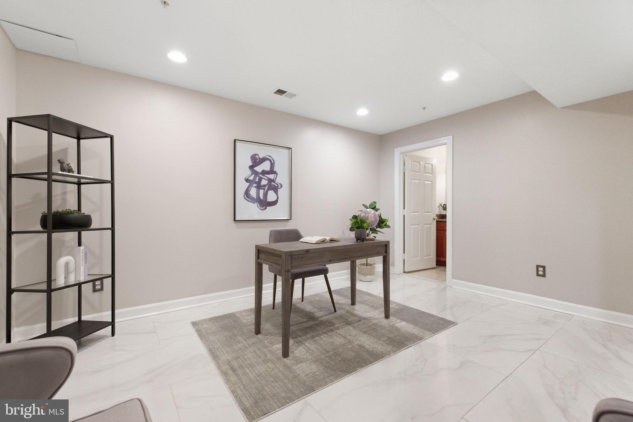 RESERVE AT TYSONS CORNER - Residential