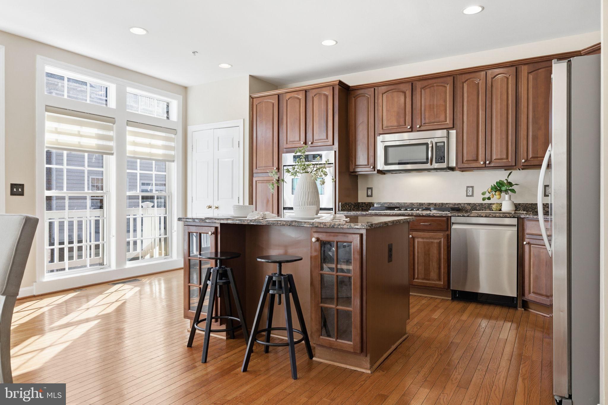 RESERVE AT TYSONS CORNER - Residential