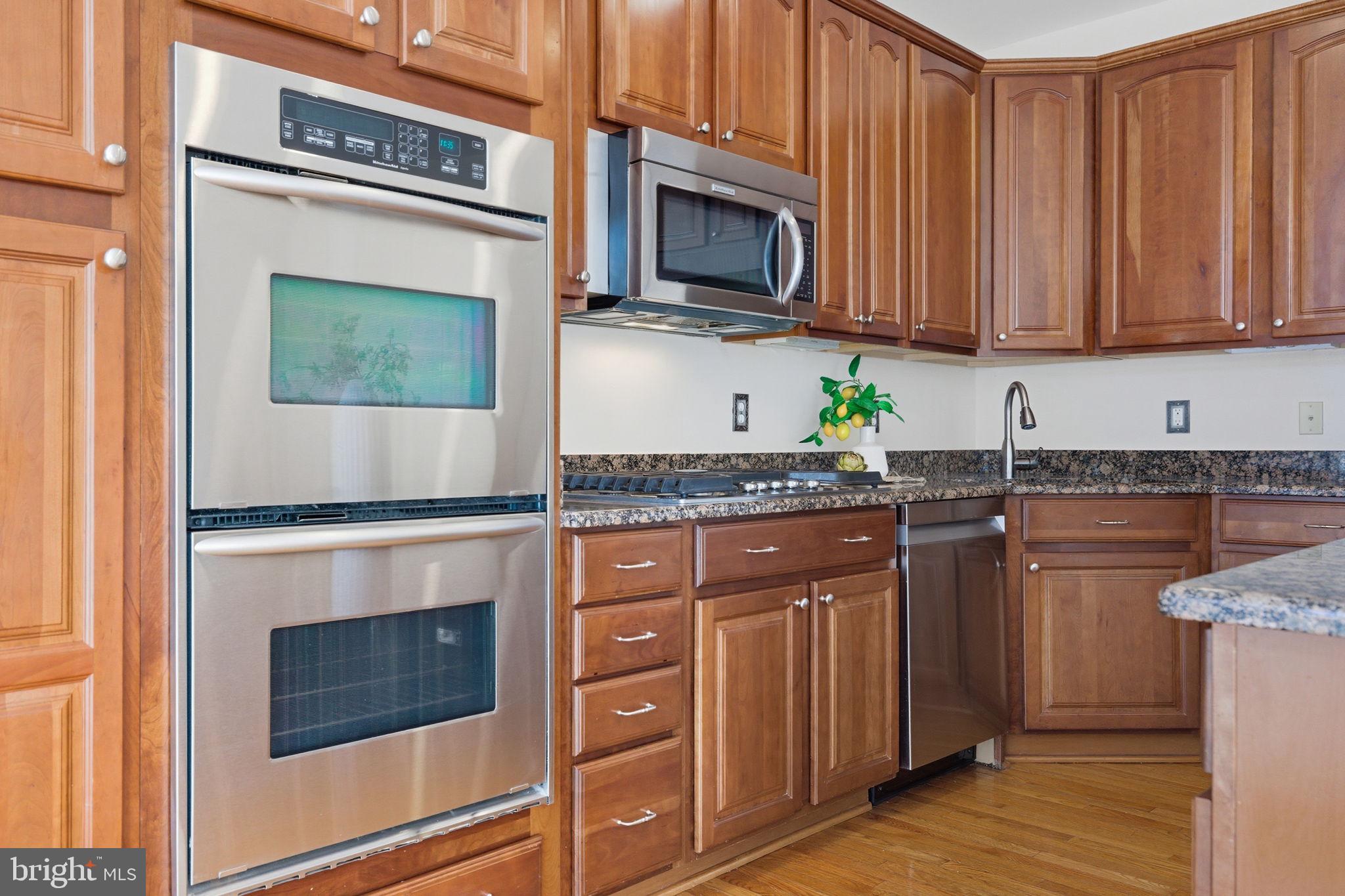 RESERVE AT TYSONS CORNER - Residential