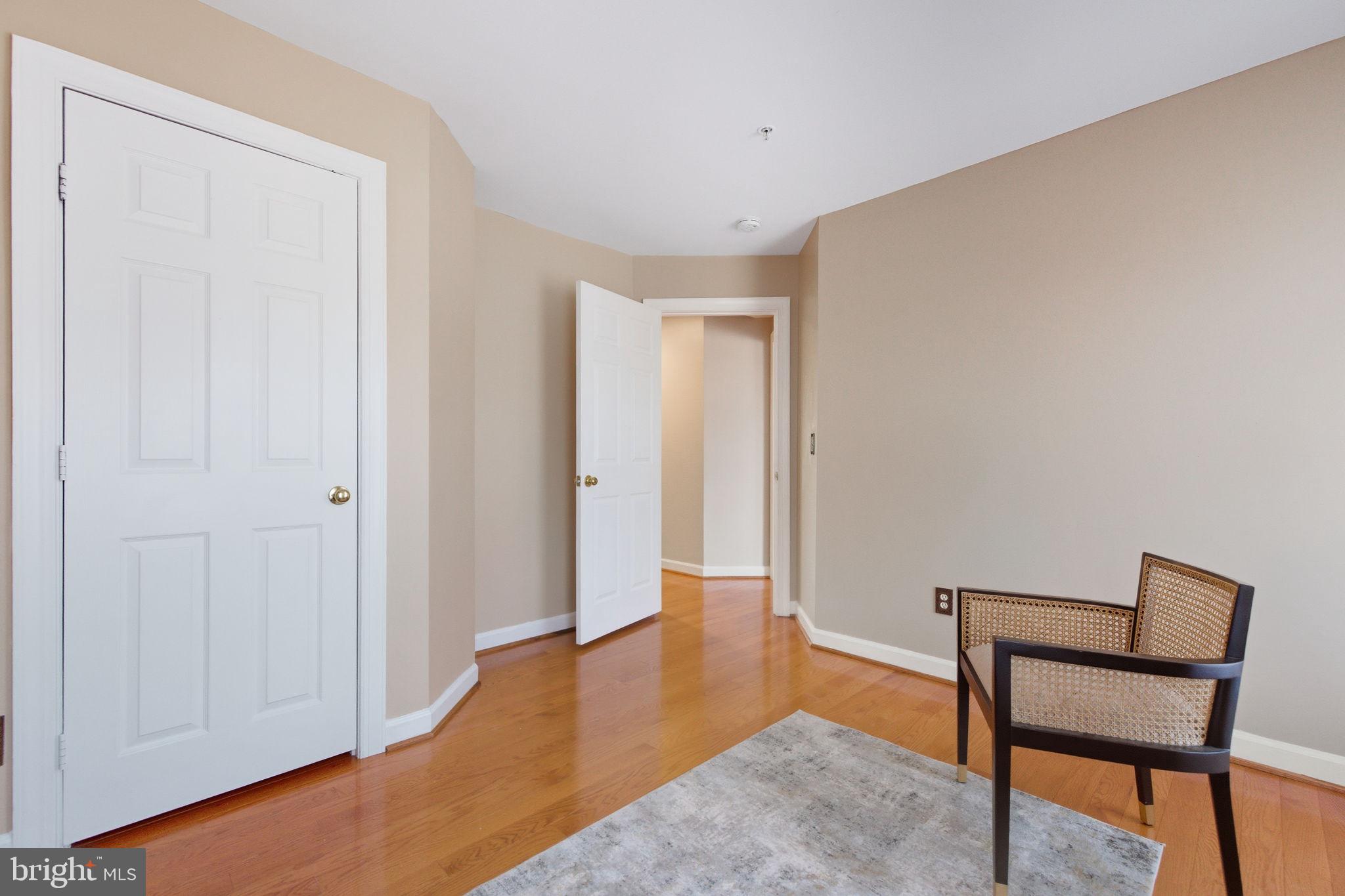 RESERVE AT TYSONS CORNER - Residential