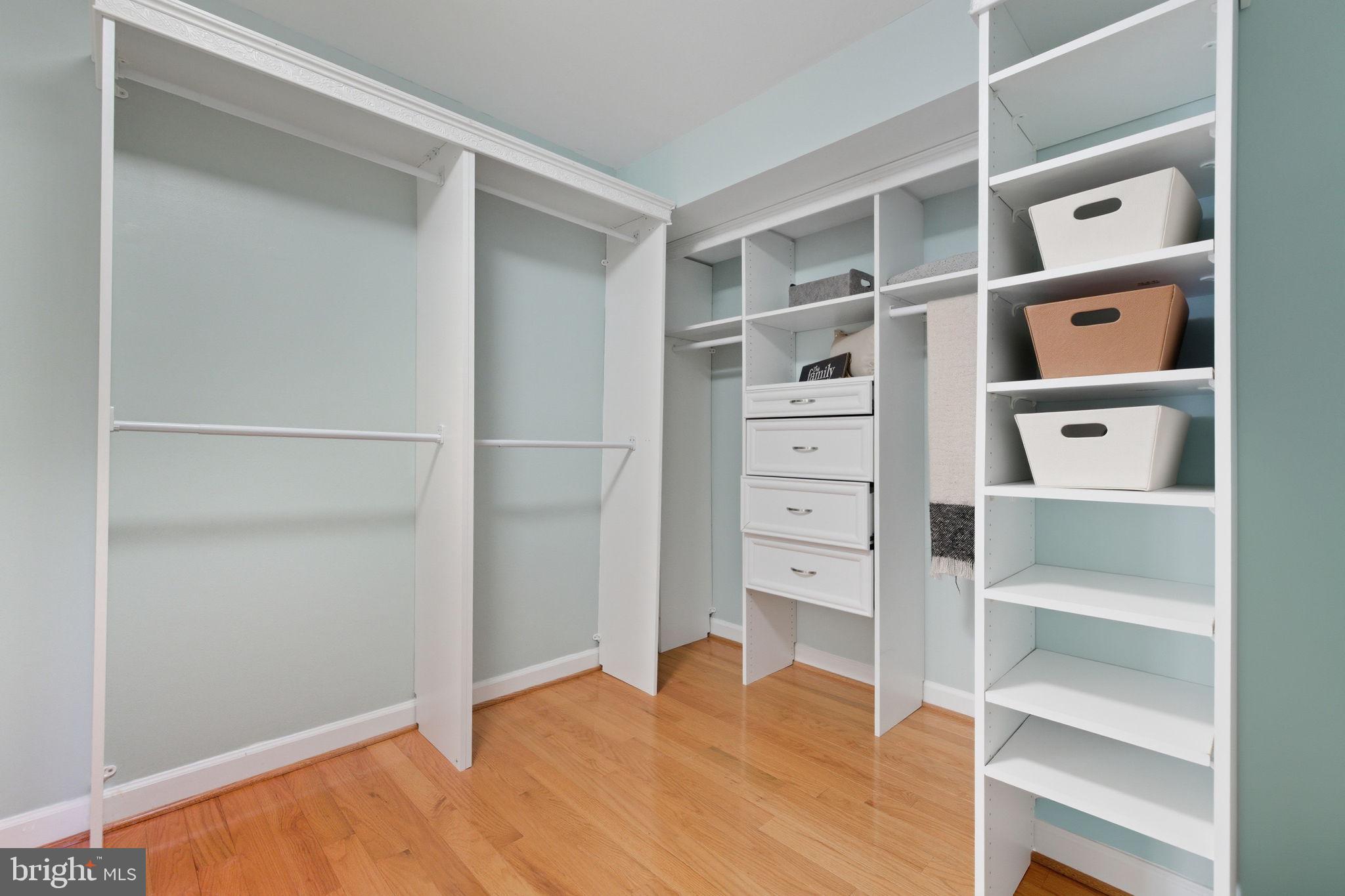 RESERVE AT TYSONS CORNER - Residential