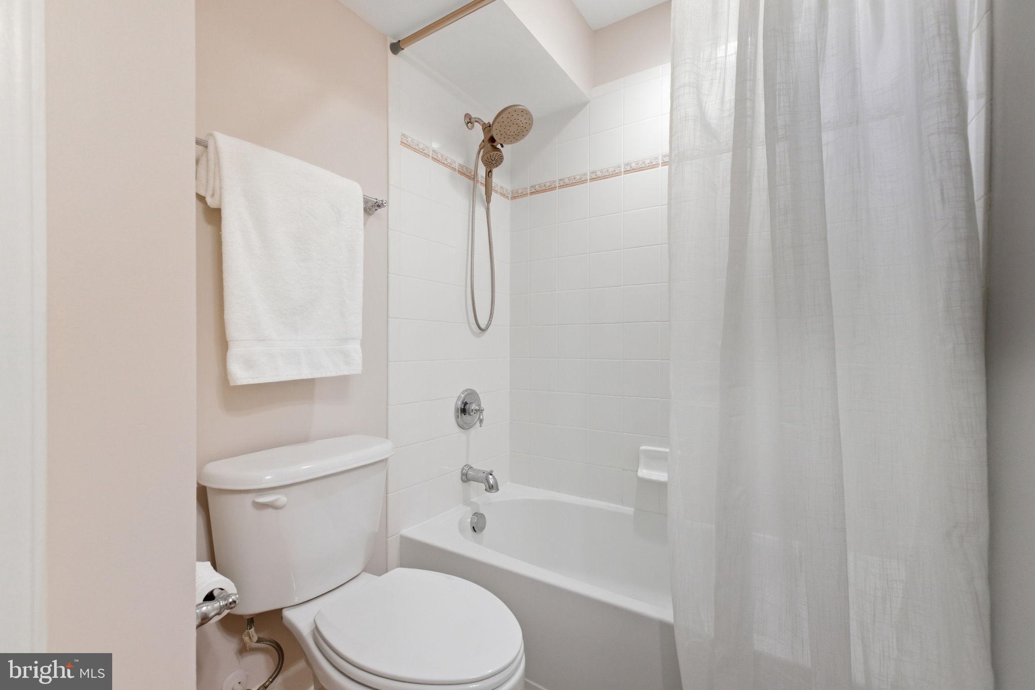 RESERVE AT TYSONS CORNER - Residential