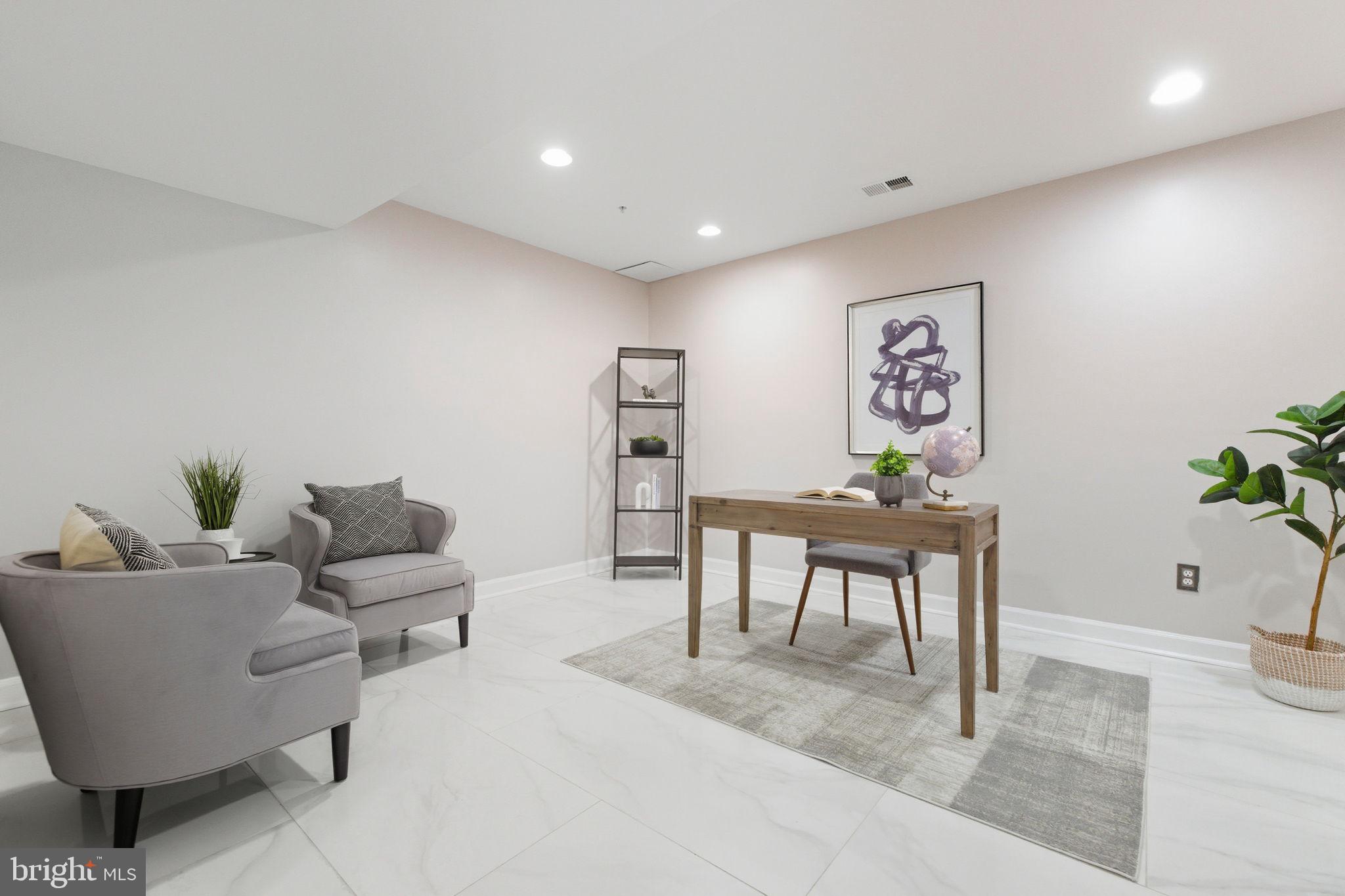 RESERVE AT TYSONS CORNER - Residential