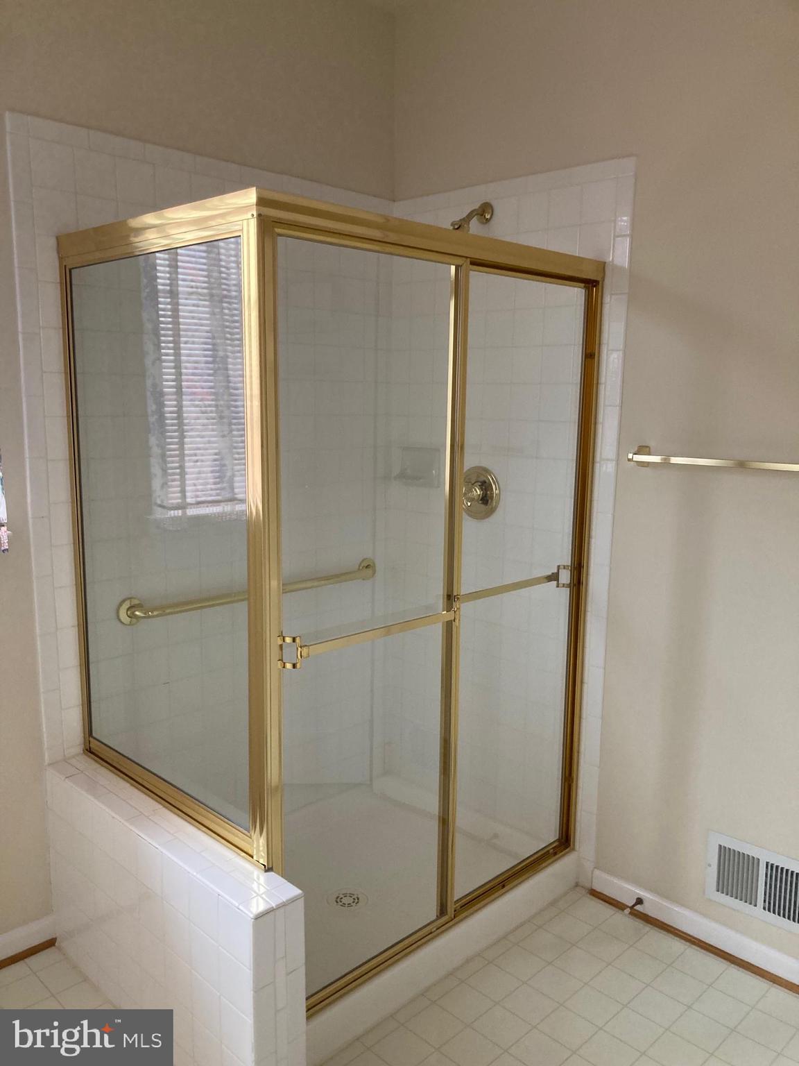 HERITAGE HUNT - Residential Lease