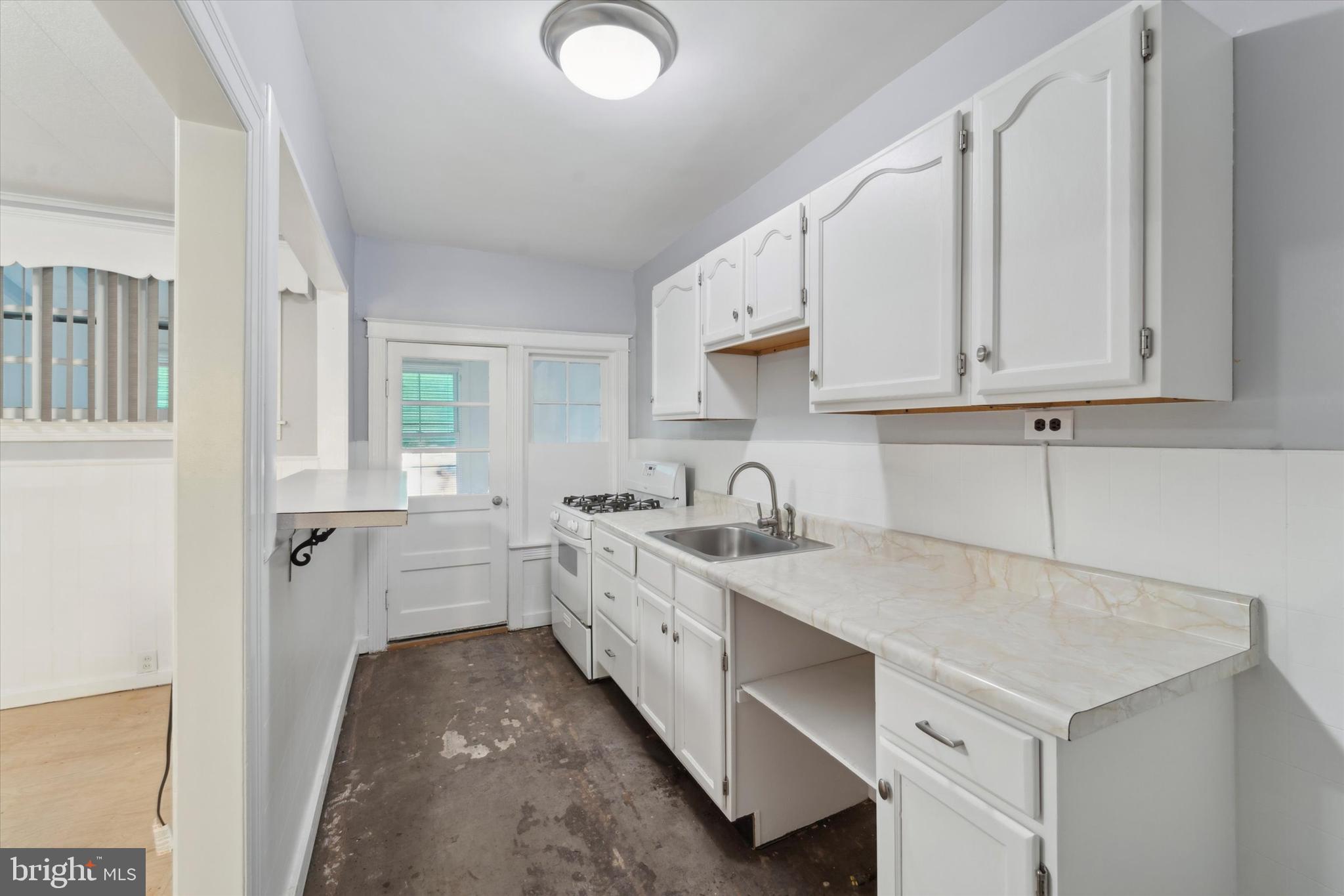 PHILADELPHIA (SOUTHWEST) - Residential