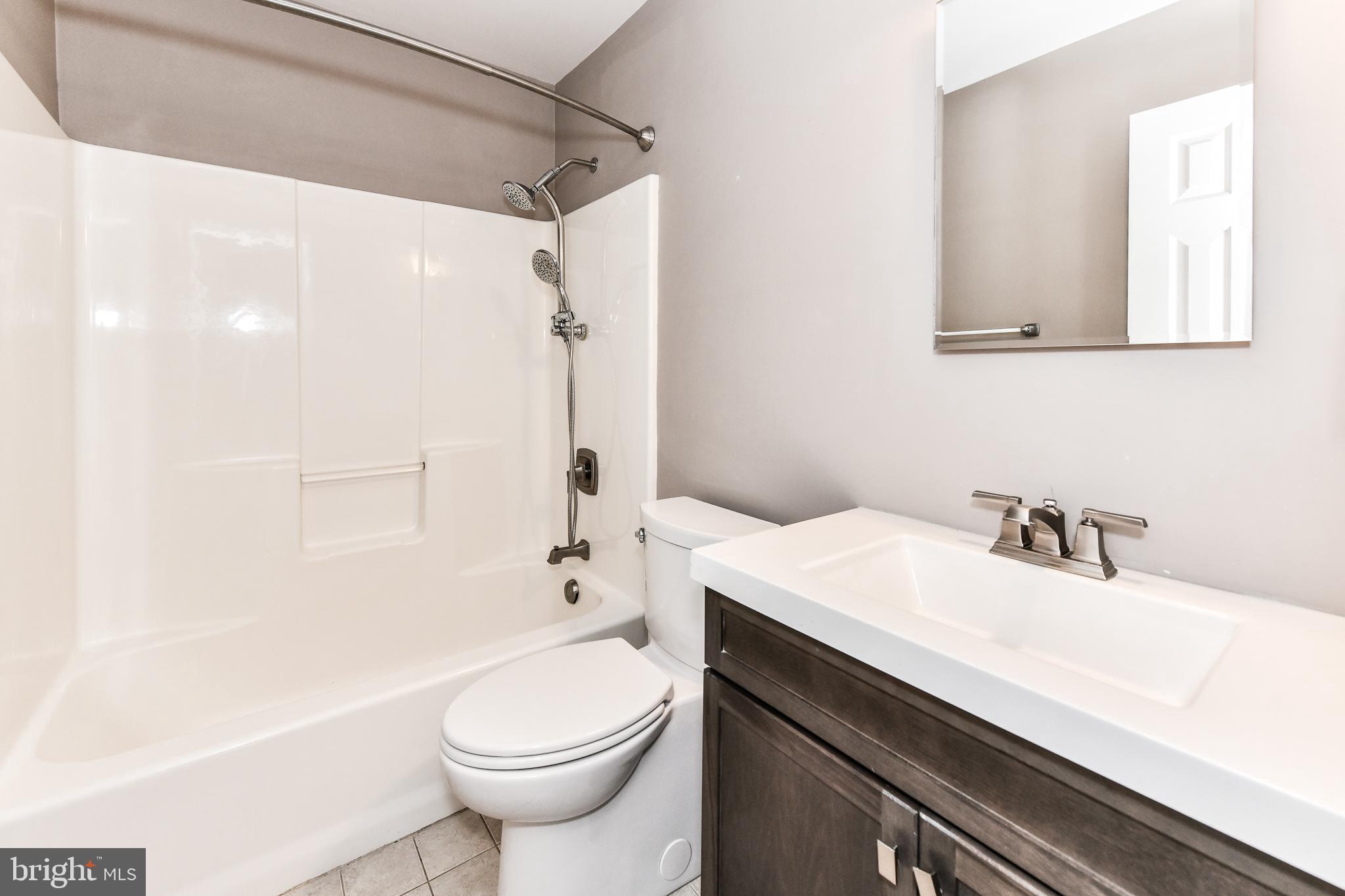 MIRROR RIDGE - Residential Lease