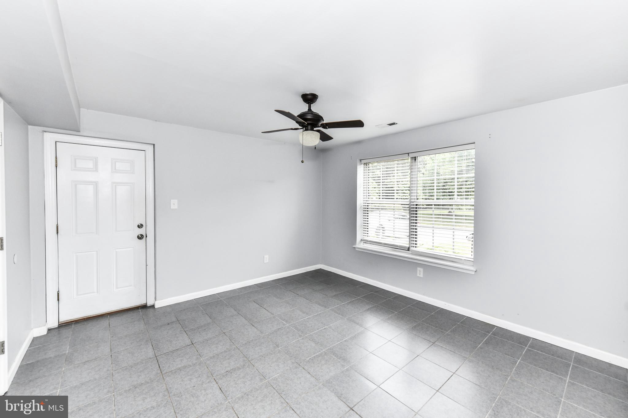 MIRROR RIDGE - Residential Lease