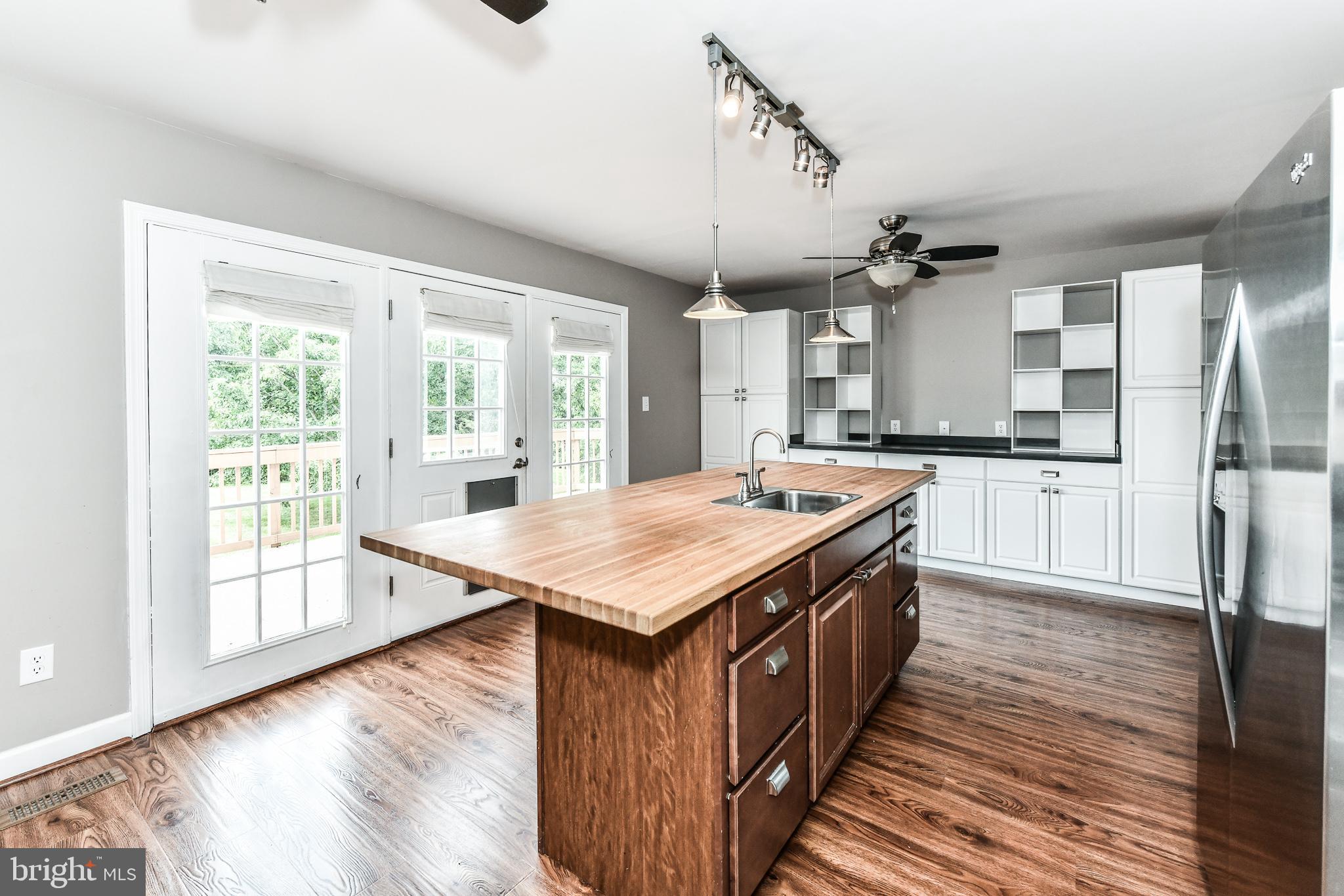 MIRROR RIDGE - Residential Lease