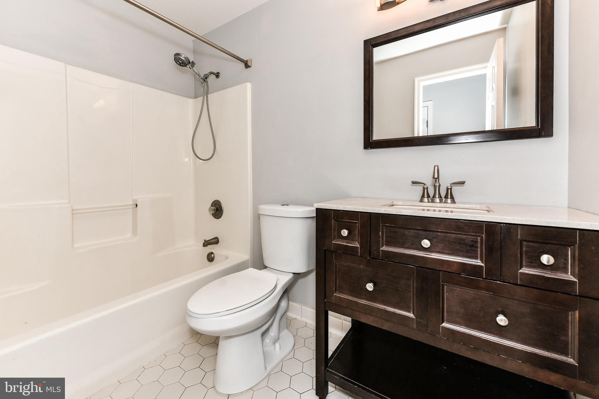 MIRROR RIDGE - Residential Lease