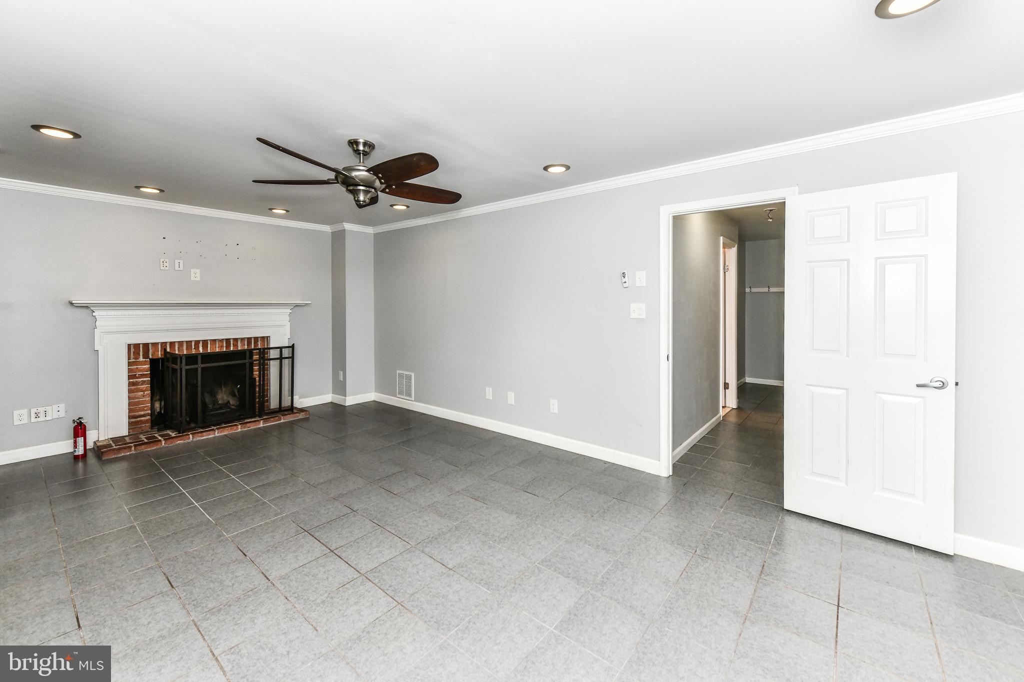 MIRROR RIDGE - Residential Lease