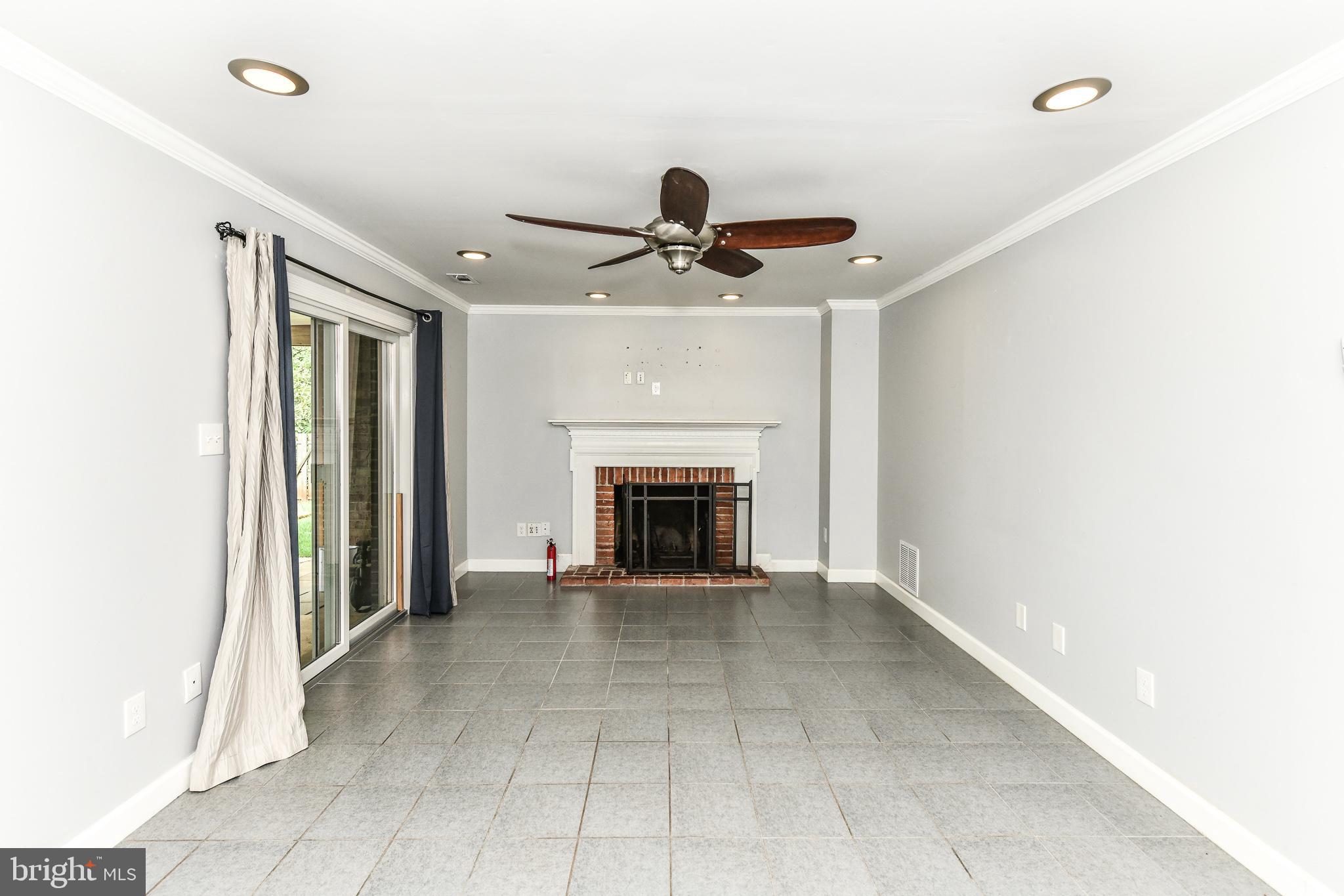 MIRROR RIDGE - Residential Lease