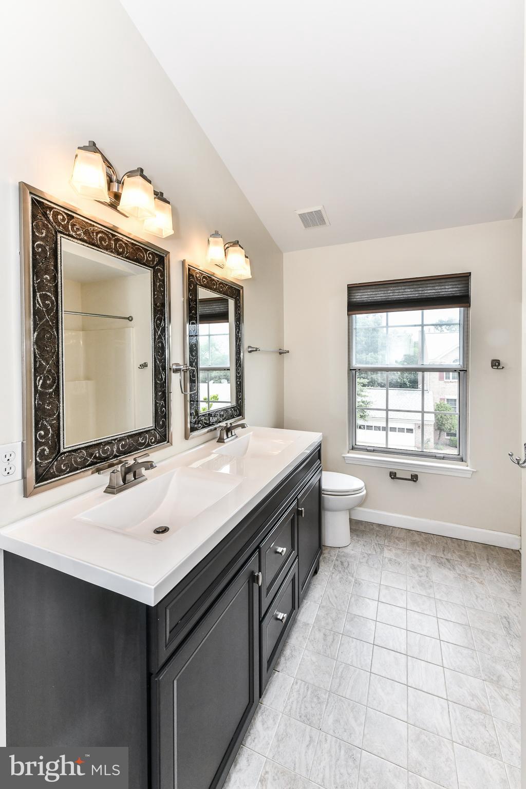 MIRROR RIDGE - Residential Lease