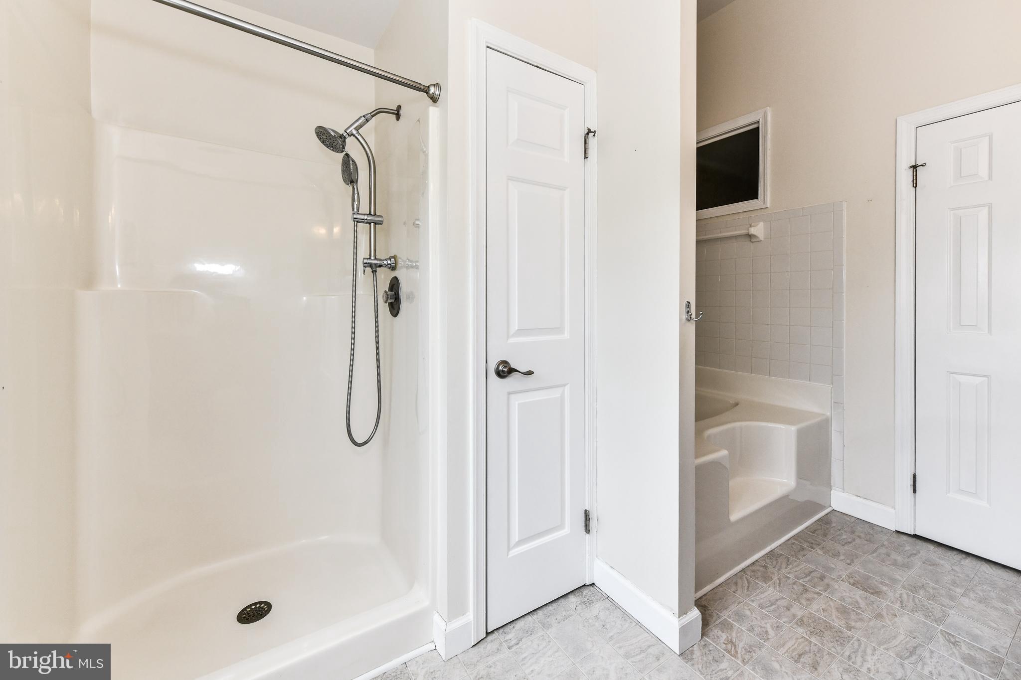 MIRROR RIDGE - Residential Lease