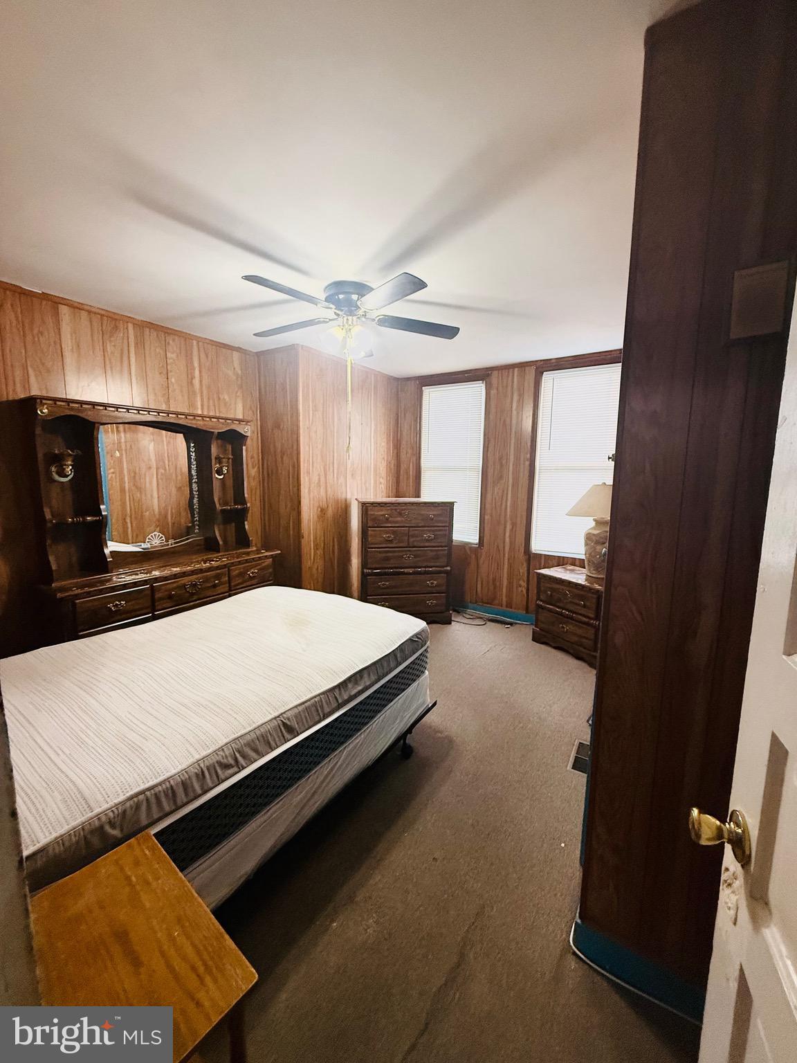 ELLWOOD PARK - Residential