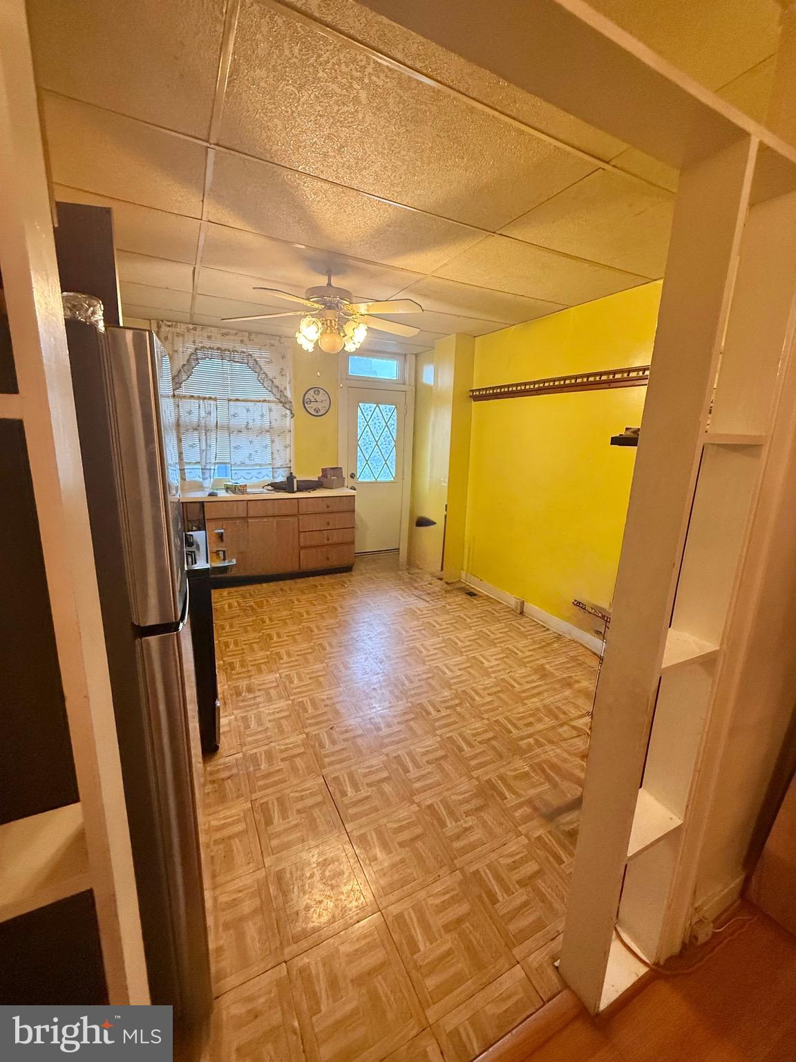 ELLWOOD PARK - Residential