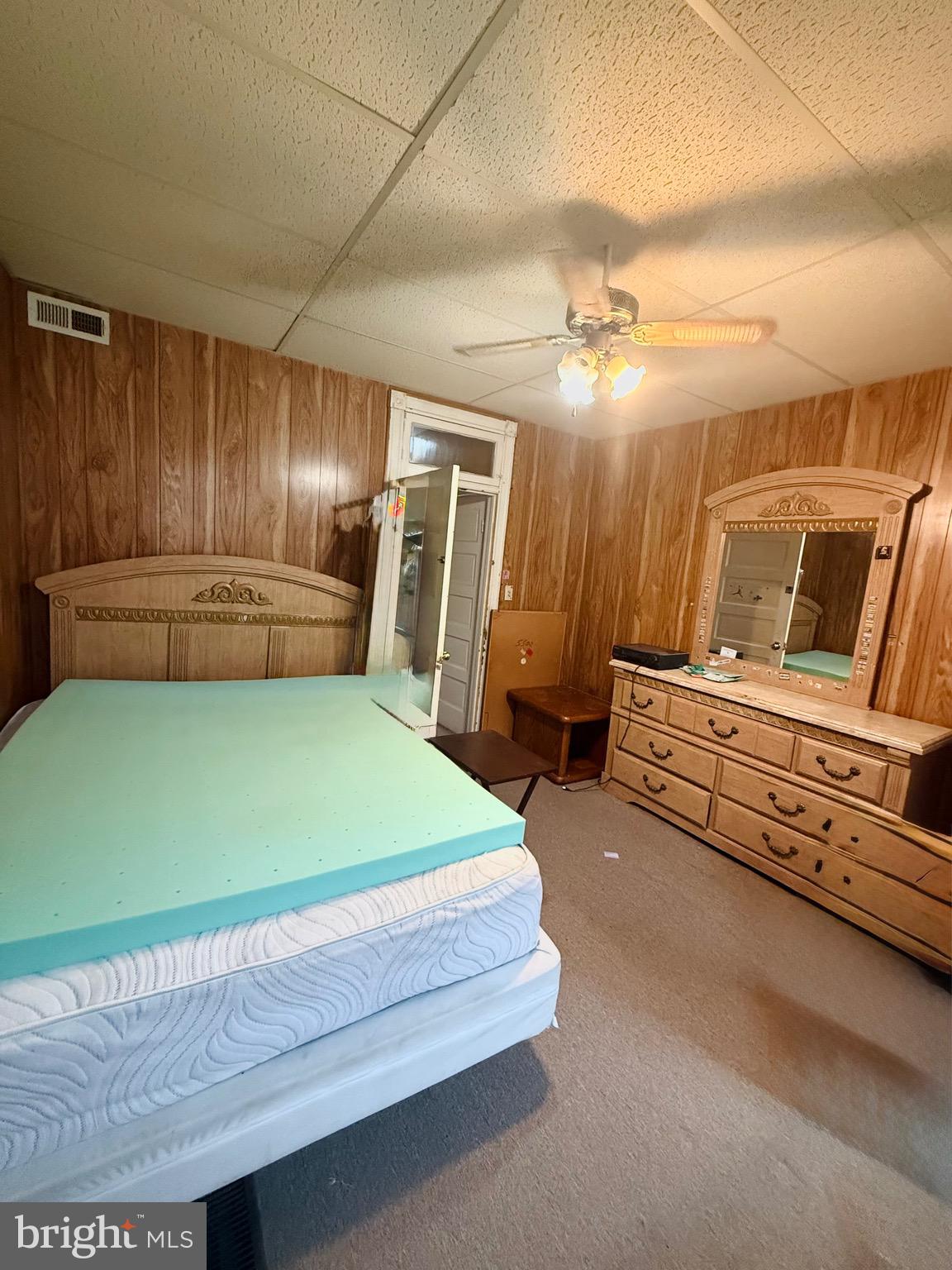 ELLWOOD PARK - Residential