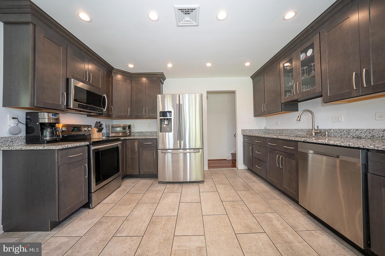 HIDDEN VALLEY - Residential