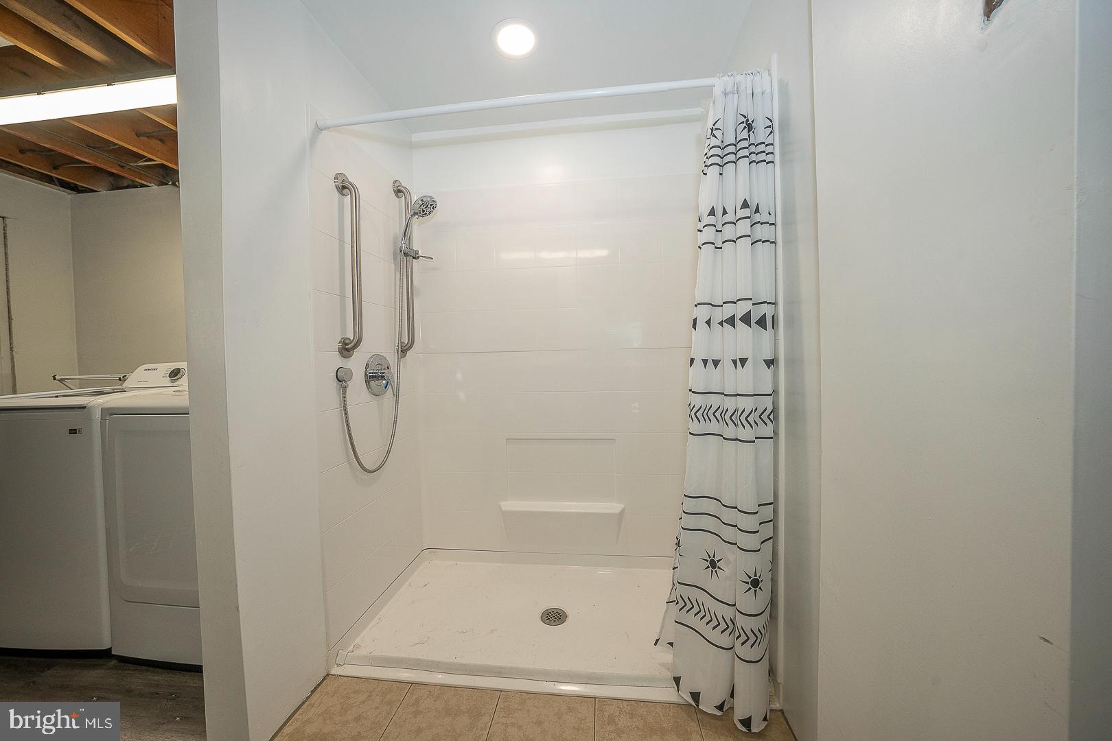 HIDDEN VALLEY - Residential