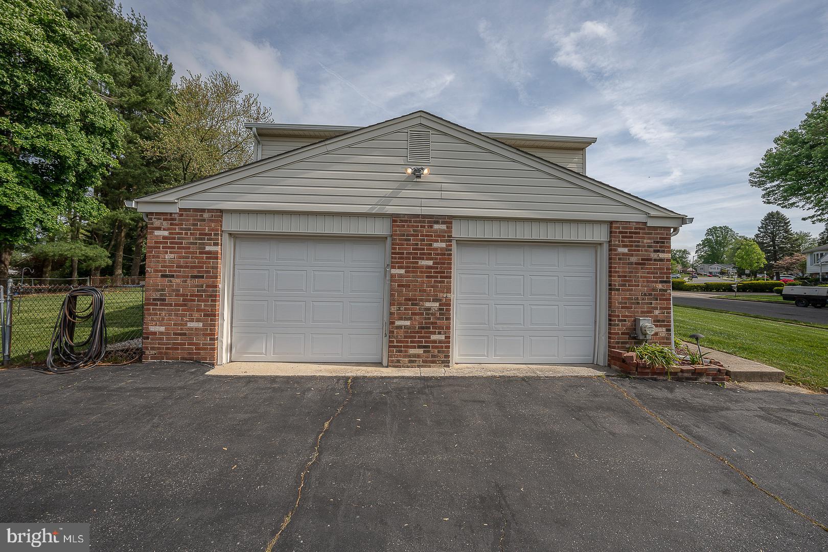 HIDDEN VALLEY - Residential