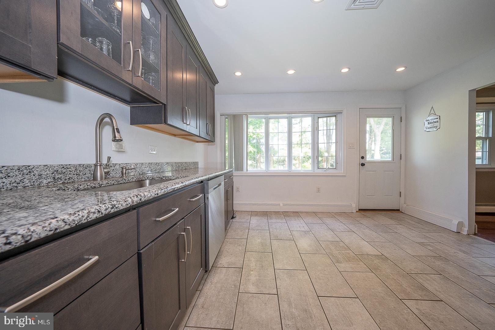 HIDDEN VALLEY - Residential