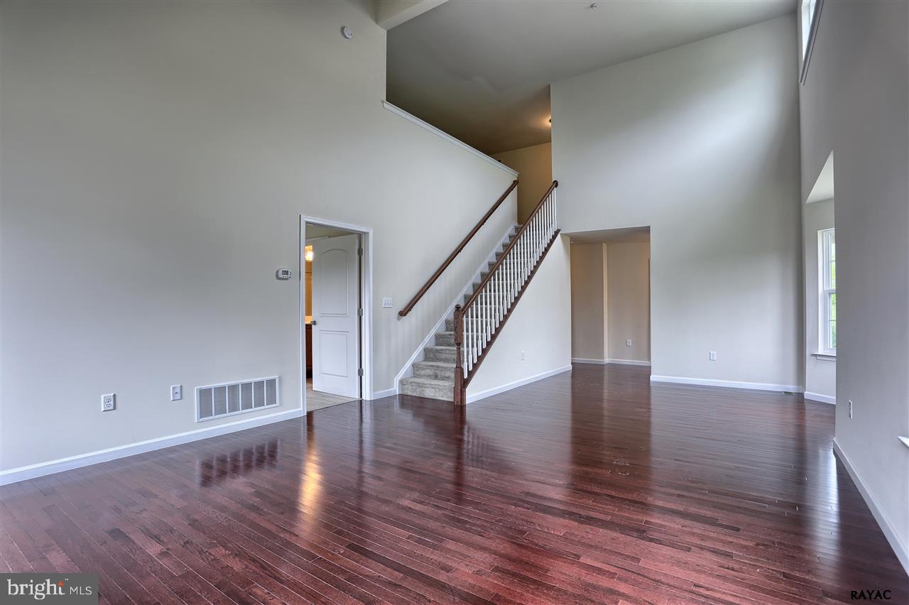 WEATHERSTONE - Residential