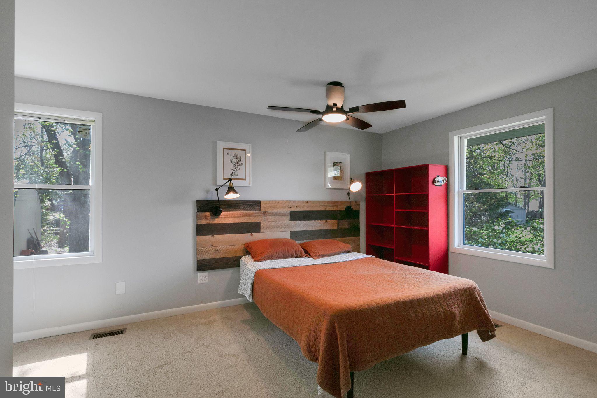 COUNTRY CLUB MANOR - Residential