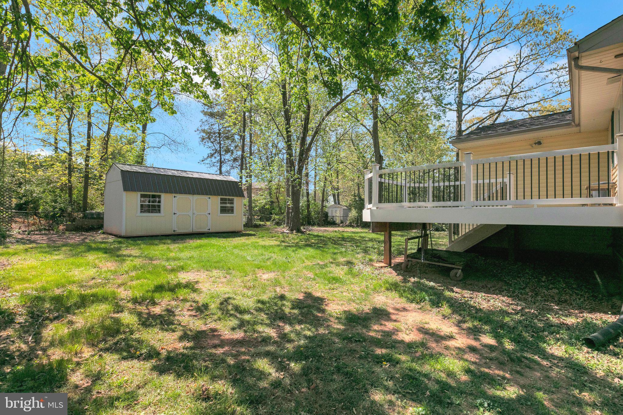 COUNTRY CLUB MANOR - Residential